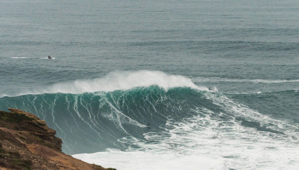 Nazaré Big Wave Season: When to See the Giant Waves Month by Month.