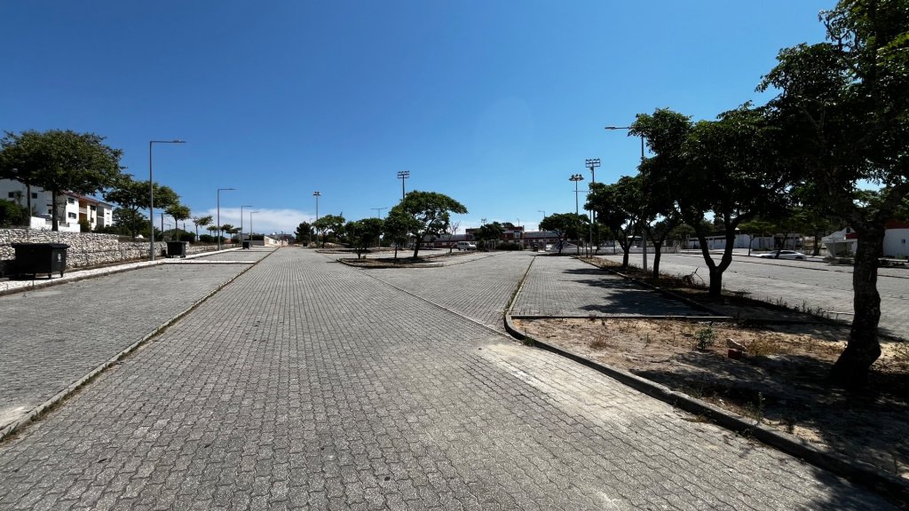 parking in nazare near stadium.