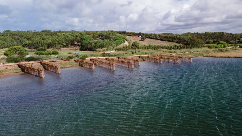 Óbidos Lagoon Birdwatching E-Bike Tour from Foz do Arelho.